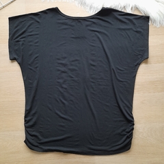 Blusa feminina plus size estampada franzida preta na internet