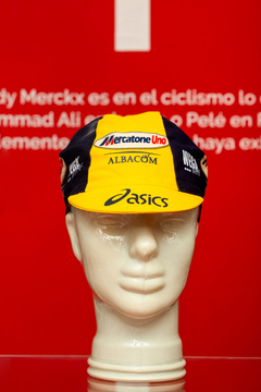 Cap vintage "Mercatone Asics" - comprar online