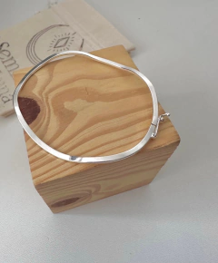 Bracelete fio ondulado - comprar online
