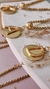 Colar letra com medalha