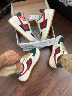 Air Force Gucci na internet