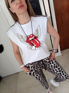 Remera Stone con charreteras - comprar online