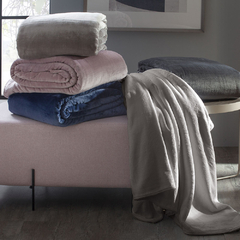 Cobertor KING LUMINI Super Soft TOQUE DE SEDA 300 - Akasa - comprar online