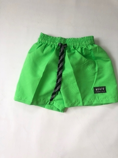 Short de baño liso en internet