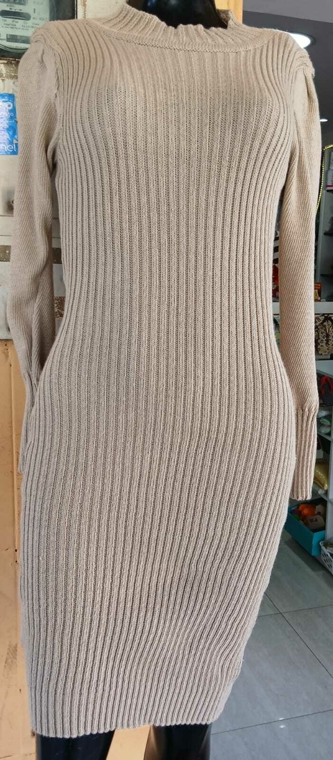 Vestido de Tricô Gola Média Manga Longa