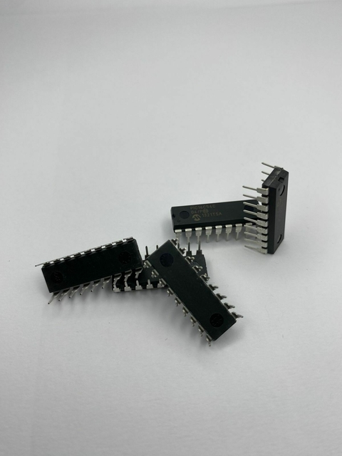 25Peças -PIC16C54C-04/P