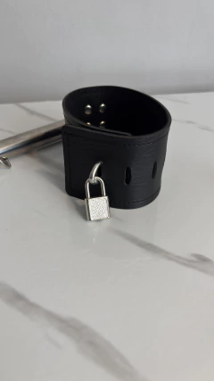 Imagem do Separador de Pernas em Metal com Cadeado