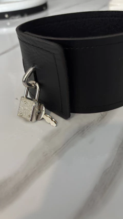 Separador de Pernas em Metal com Cadeado - loja online