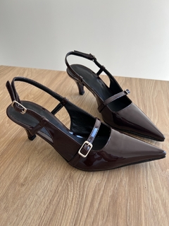 STILETTO ASHLEY SIMIL CUERO CHAROL BORDO - comprar online