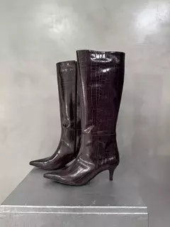 BOTAS VALENTINA SIMIL CUERO CROCO BORDO - comprar online