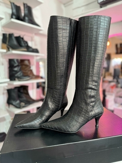 BOTAS VALENTINA SIMIL CUERO CROCO NEGRO - comprar online