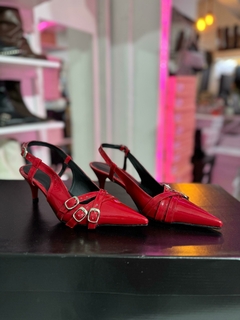 STILETTOS CHELSEA SIMIL CUERO CHAROL ROJO - comprar online