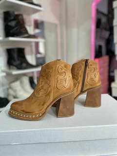 BOTINETAS MAIKA CUERO VACUNO SUELA - comprar online