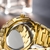 Relógio de ouro para mulheres elegantes e diamante iced out hip hop relógios de quartzo - comprar online