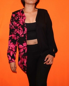 CAMISA FLOREADA COLOR ROSA CON NEGRO en internet