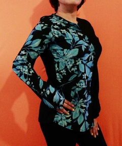 CAMISA FLOREADA COLOR AZUL CON NEGRO - tienda en línea