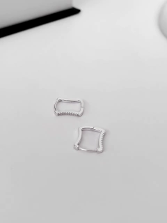 BRINCO ARGOLA QUADRADA COM ZIRCÔNIA PRATA 925 - comprar online