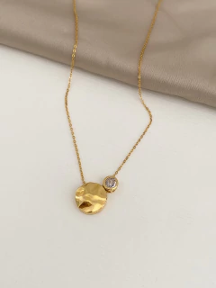COLAR PINGENTE ORGÂNICO COM ZIRCÔNIA BANHO A OURO 18K