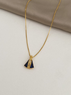 COLAR NOSSA SENHORA APARECIDA COM ZIRCÔNIAS AZUIS BANHO A OURO 18K