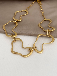CHOCKER ELOS ORGÂNICOS VAZADOS BANHO A OURO 18K