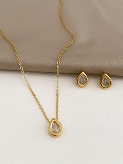 CONJUNTO GOTA 5X7 COM ZIRCÔNIA BANHO A OURO 18K