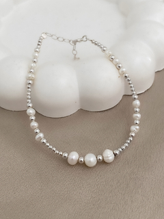 PULSEIRA PÉROLA NATURAL E BOLINHAS PRATA 925