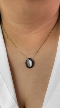 CONJUNTO OVAL MADREPÉROLA E DETALHES BLACK BANHO A OURO 18k - loja online