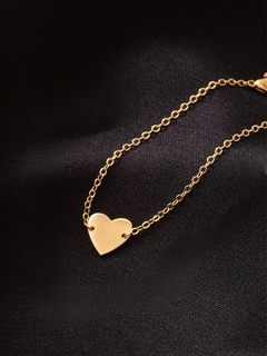 PULSEIRA COM PINGENTE DE CORAÇÃO LISO BANHO A OURO 18K