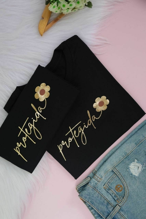 T-shirt Protegida Preta