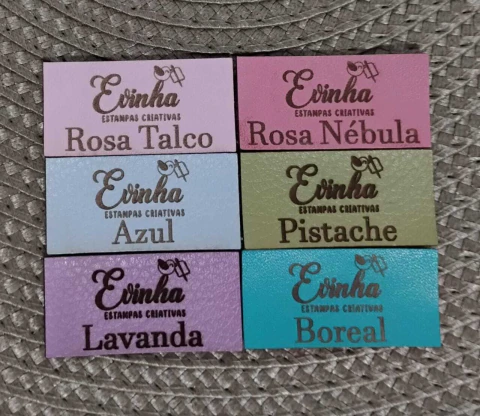 Etiqueta Couro Sintético Cores Coloridas - Bandeirinha 5x2,5 cm - loja online