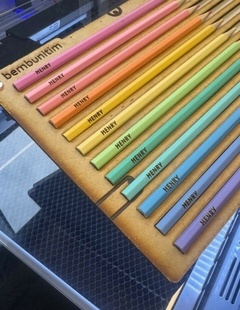 LÁPIS DE COR FABER CASTELL 12 CORES PERSONALIZADO COM NOME A LASER na internet