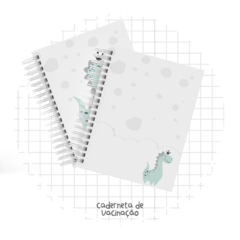 CADERNETA DE SAÚDE MENINO DINO BOY PERSONALIZADA - Papel e EVA 