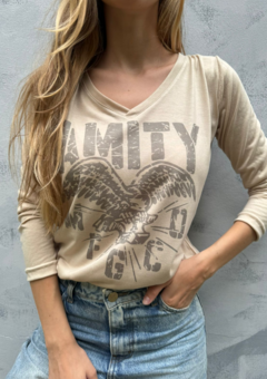 Remera UHANA Modelo AMITY