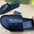 Chinelo Gucci na internet
