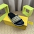 Chinelo Fendi na internet