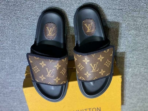 Chinelo Louis Vuitton