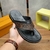 Chinelo Louis Vuitton na internet