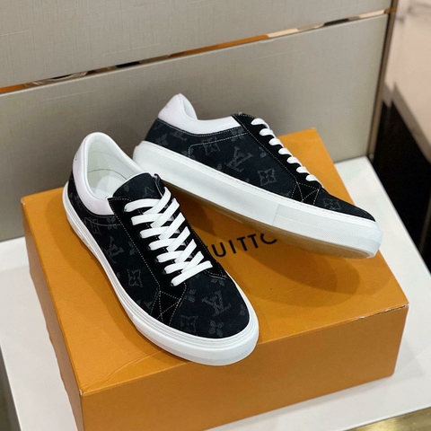 Louis Vuitton Classic Black