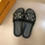 Chinelo Louis Vuitton na internet