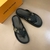 Chinelo Louis Vuitton na internet
