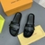 Chinelo Louis Vuitton na internet