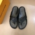 Chinelo Louis Vuitton na internet