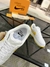 Louis Vuitton x Nike Air Force 1 na internet