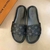Chinelo Louis Vuitton na internet