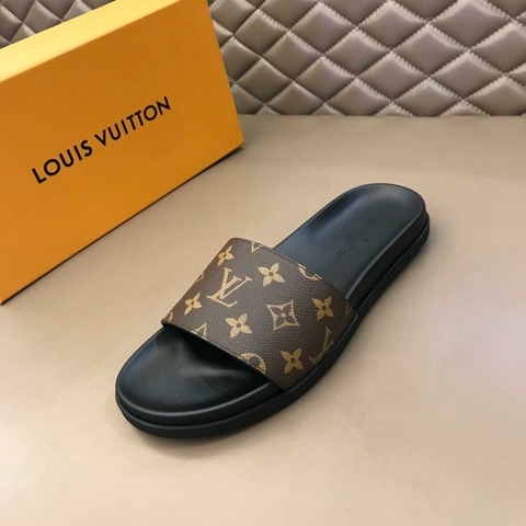 Chinelo Louis Vuitton