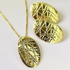 Conjunto Medalha Oval Trabalhada Brinco e Colar - comprar online