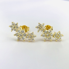 Brinco Trio de Flores com Zircônia
