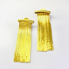 BRINCO FRANJA RETO - Brincos, Pulseiras, Colares. Peças banhada à Ouro com Garantia | Lorena Macedo Semijoias