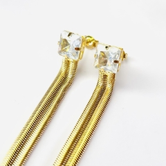 Brinco Comprido Com Ponto de Luz Quadrado - Brincos, Pulseiras, Colares. Peças banhada à Ouro com Garantia | Lorena Macedo Semijoias