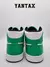 Zapatillas Air Jordan 1 Mid Lucky Green, vista posterior, con detalles en verde y blanco.
